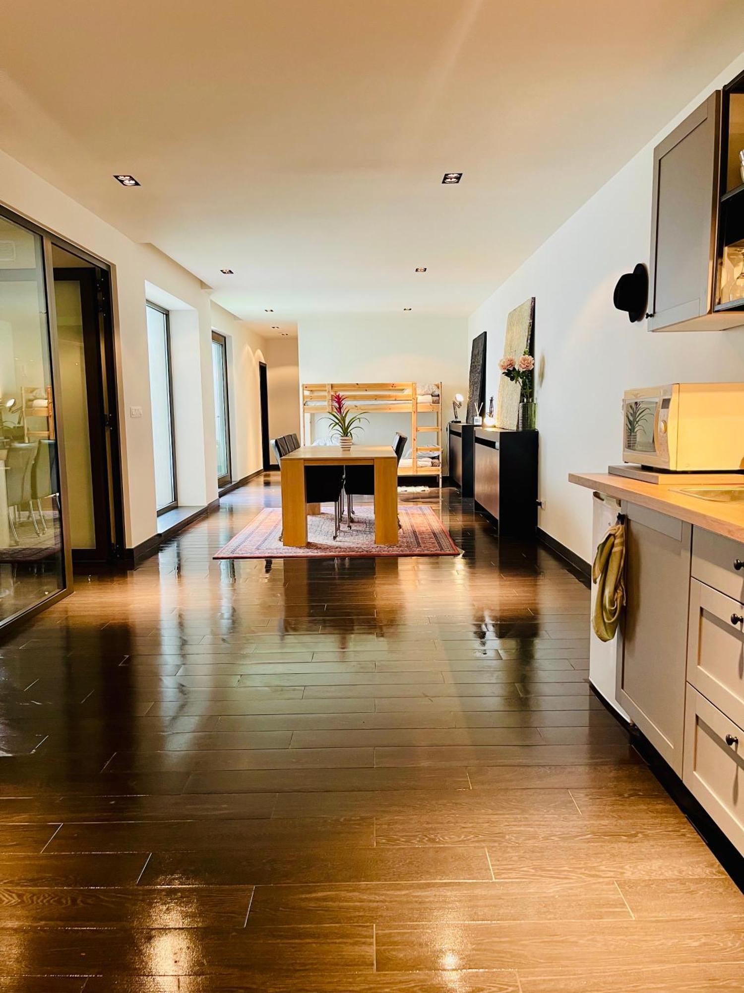 Down Town Spacious Loft Retreat With Private Parking Brussel Buitenkant foto