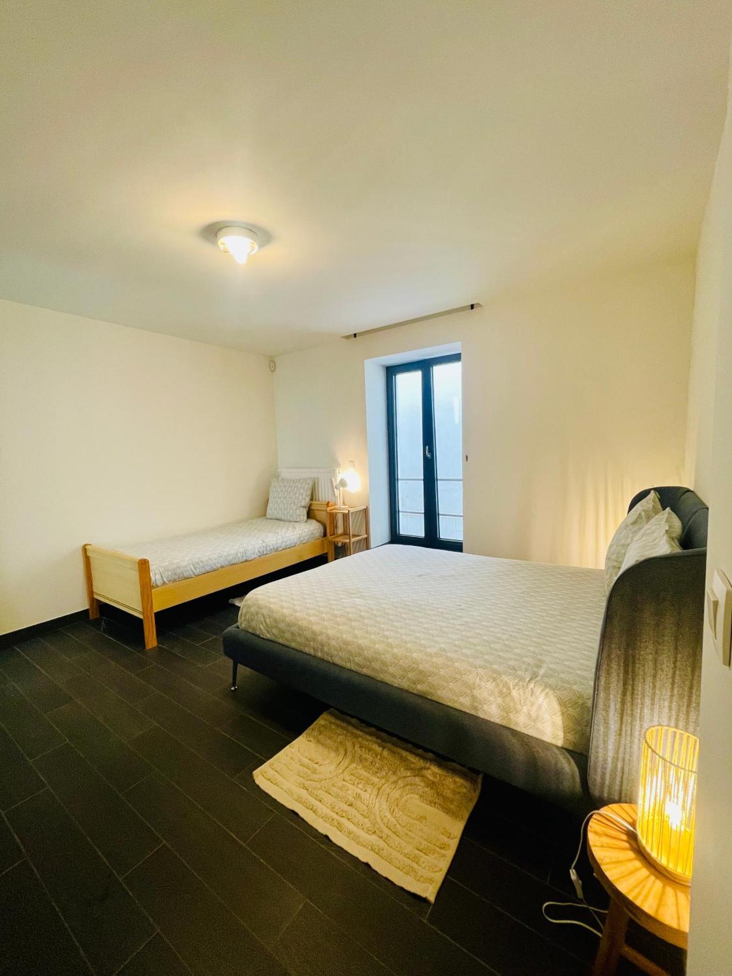 Down Town Spacious Loft Retreat With Private Parking Brussel Buitenkant foto